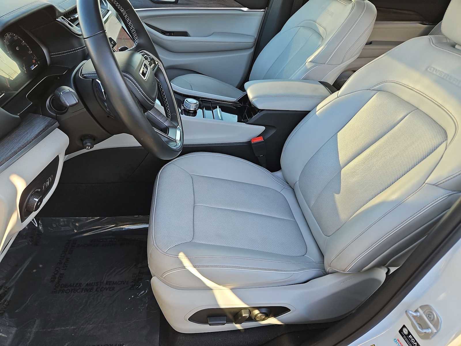 Used 2021 Jeep Grand Cherokee L Overland w/ Trailer Tow Group (B) image 17