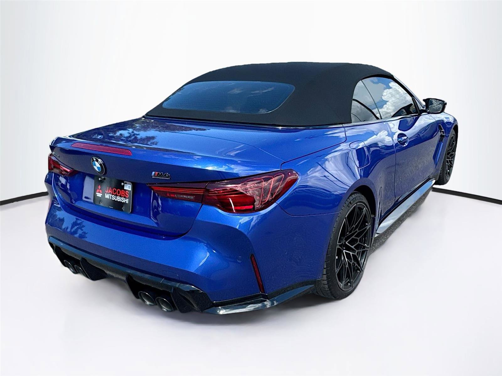 Used 2025 BMW M4 xDrive Competition w/ Executive Package image 7
