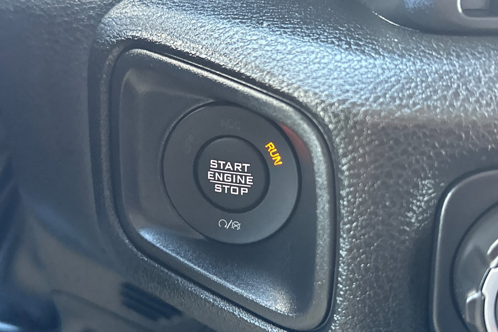 New 2025 Jeep Gladiator Willys image 21