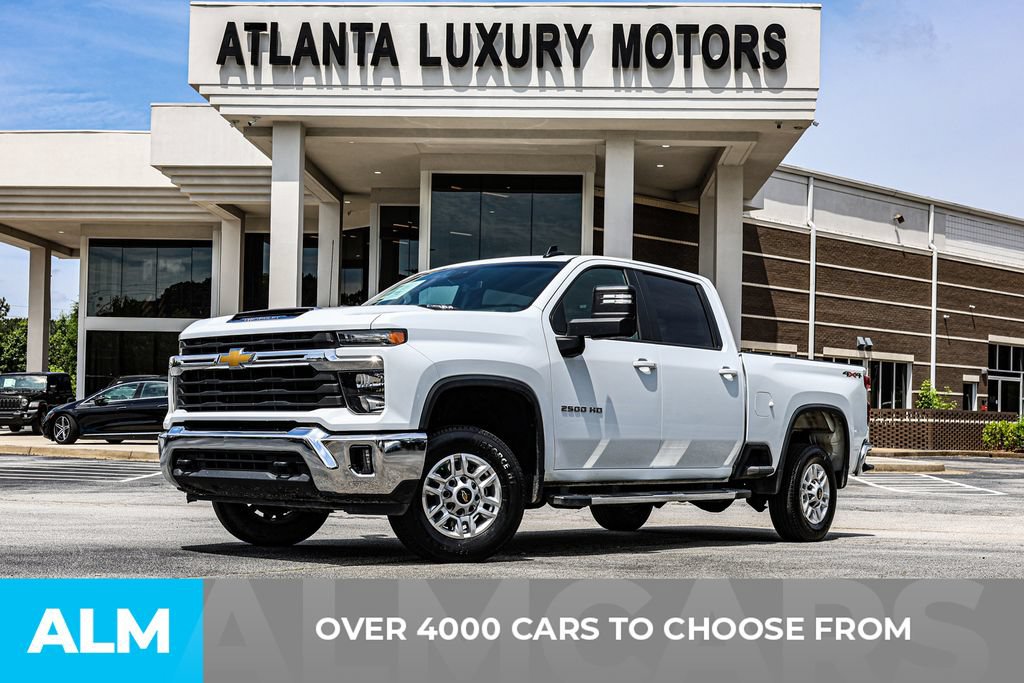 Used 2025 Chevrolet Silverado 2500 LT w/ Convenience Package AWD/4WD image 2