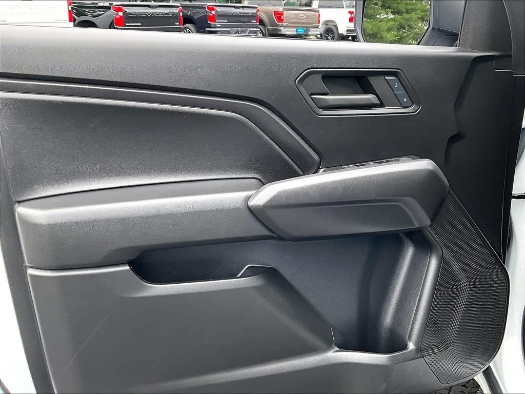 Used 2024 Chevrolet Colorado Trail Boss AWD/4WD image 9