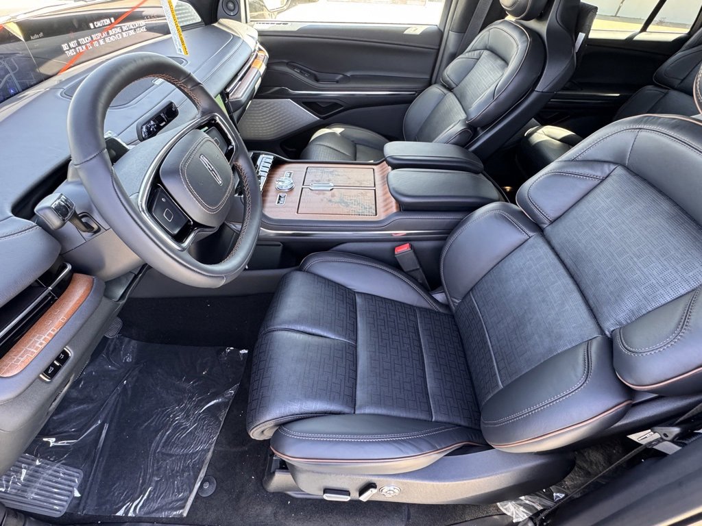 New 2025 Lincoln Navigator Black Label image 18