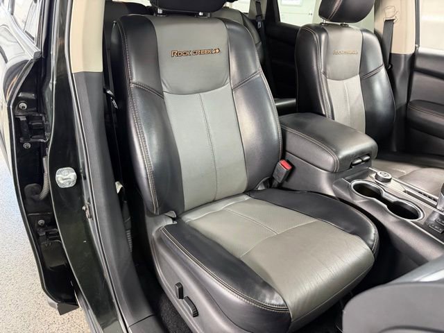 Used 2020 Nissan Pathfinder SL image 28