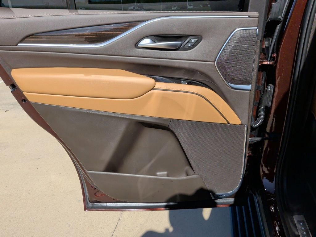 Used 2023 Cadillac Escalade Premium Luxury w/ LPO, Radiant Package image 35