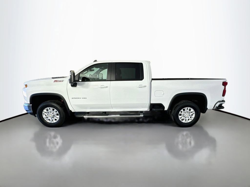 Used 2025 Chevrolet Silverado 2500 LT AWD/4WD image 4