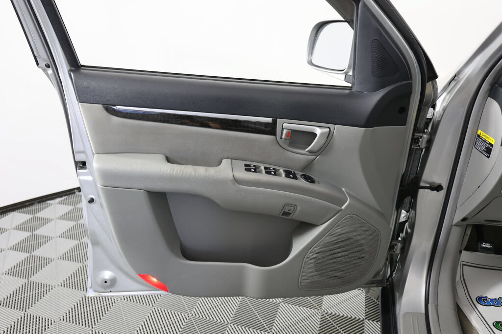 Used 2007 Hyundai Santa Fe SE FWD image 12