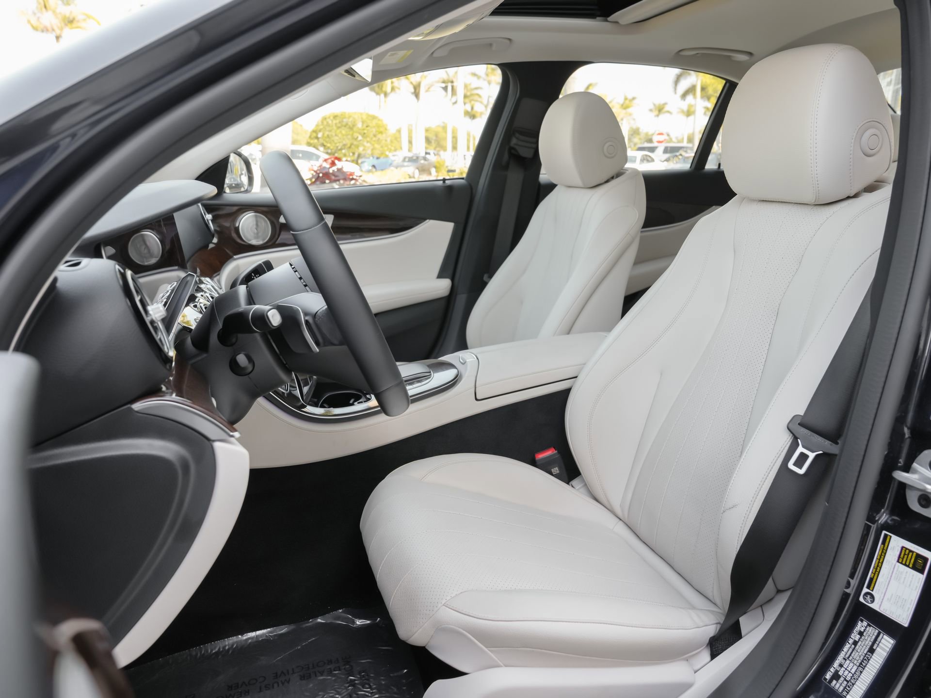 Used 2023 Mercedes-Benz E 350 Sedan image 16