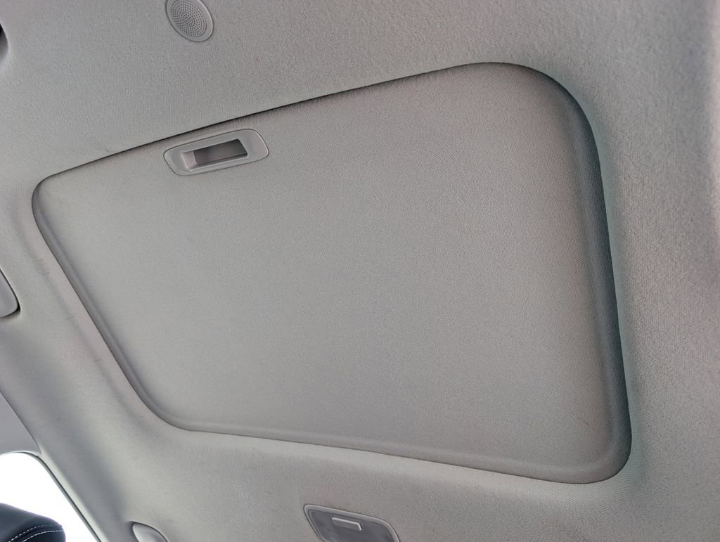 Used 2024 Hyundai Venue SEL image 18