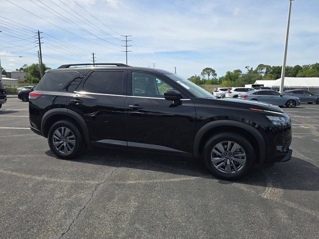 Certified 2024 Nissan Pathfinder SV AWD/4WD image 1