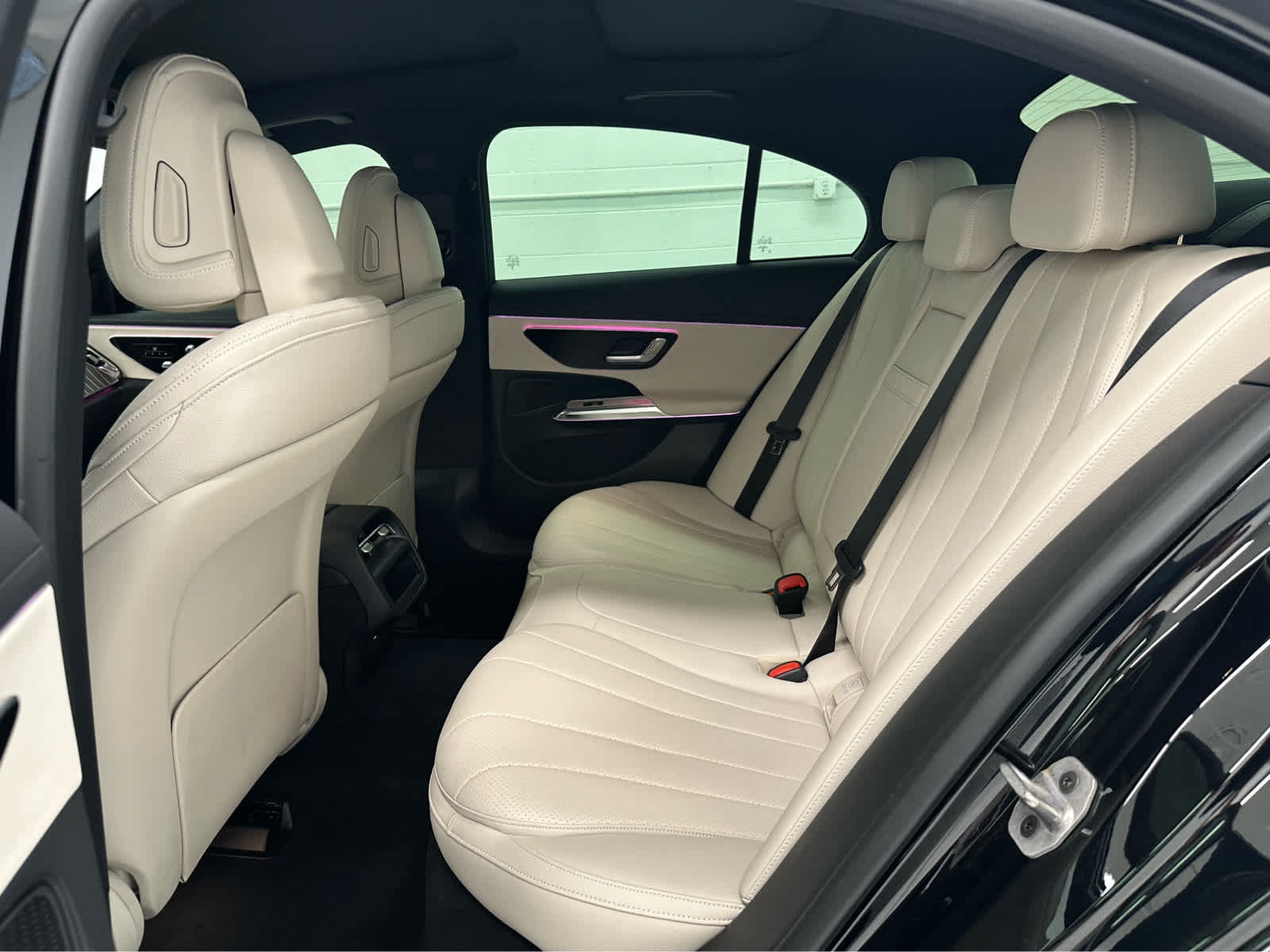 Used 2025 Mercedes-Benz E 350 4MATIC Sedan image 10