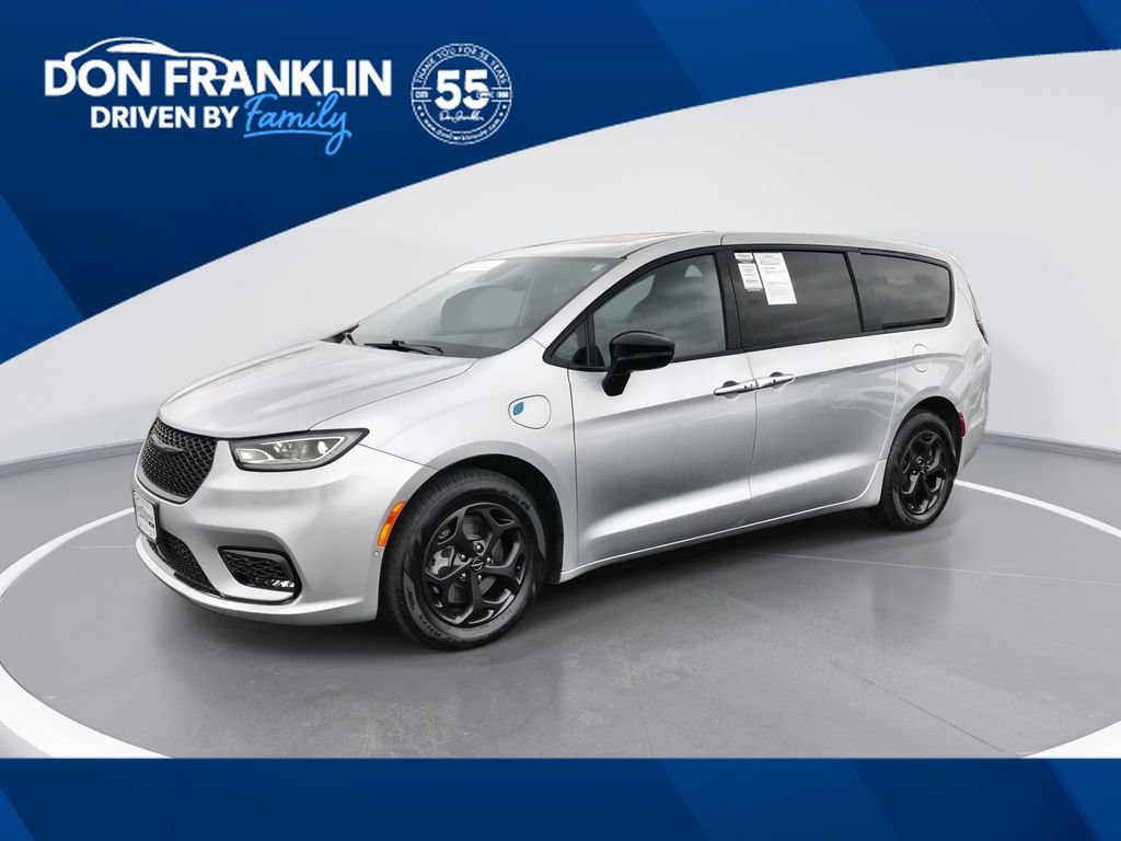 Used 2023 Chrysler Pacifica Limited w/ S Appearance Package