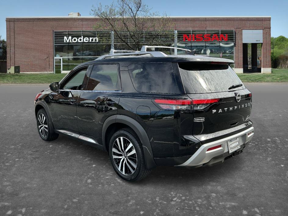 Certified 2024 Nissan Pathfinder Platinum w/ Cargo Package FWD image 2