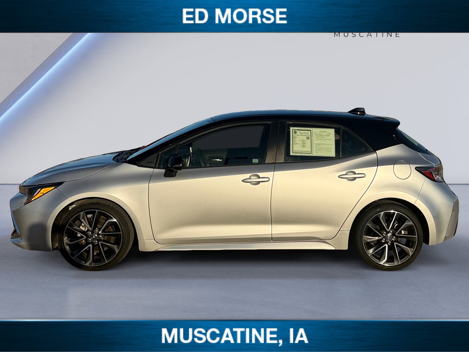 Used 2022 Toyota Corolla XSE image 2