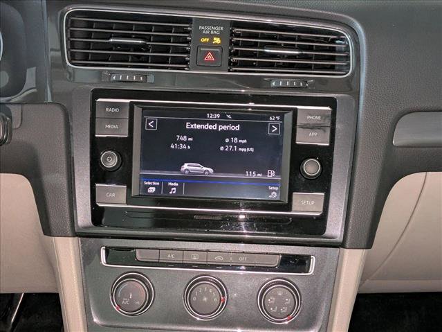 Used 2019 Volkswagen Golf S image 15