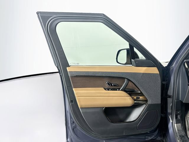 Used 2024 Land Rover Range Rover Sport SE image 11