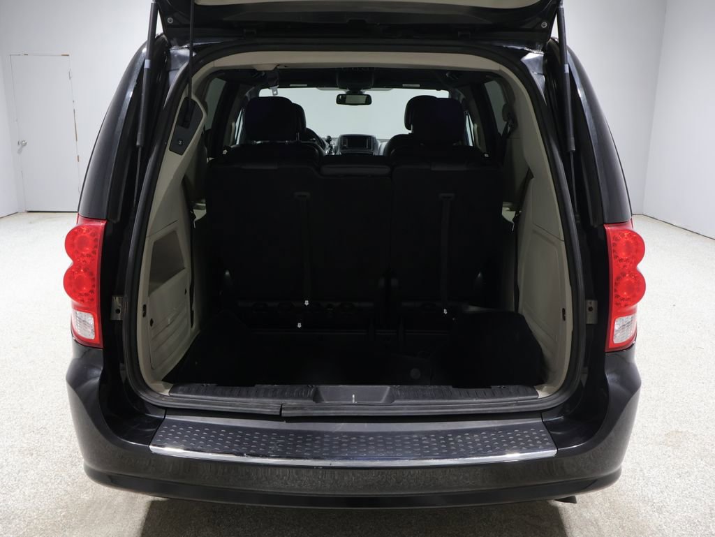 Used 2018 Dodge Grand Caravan SXT image 19