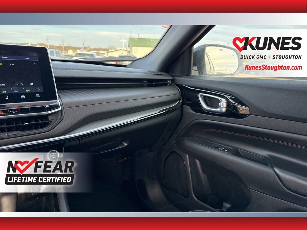 Used 2025 Jeep Compass Trailhawk AWD/4WD image 43