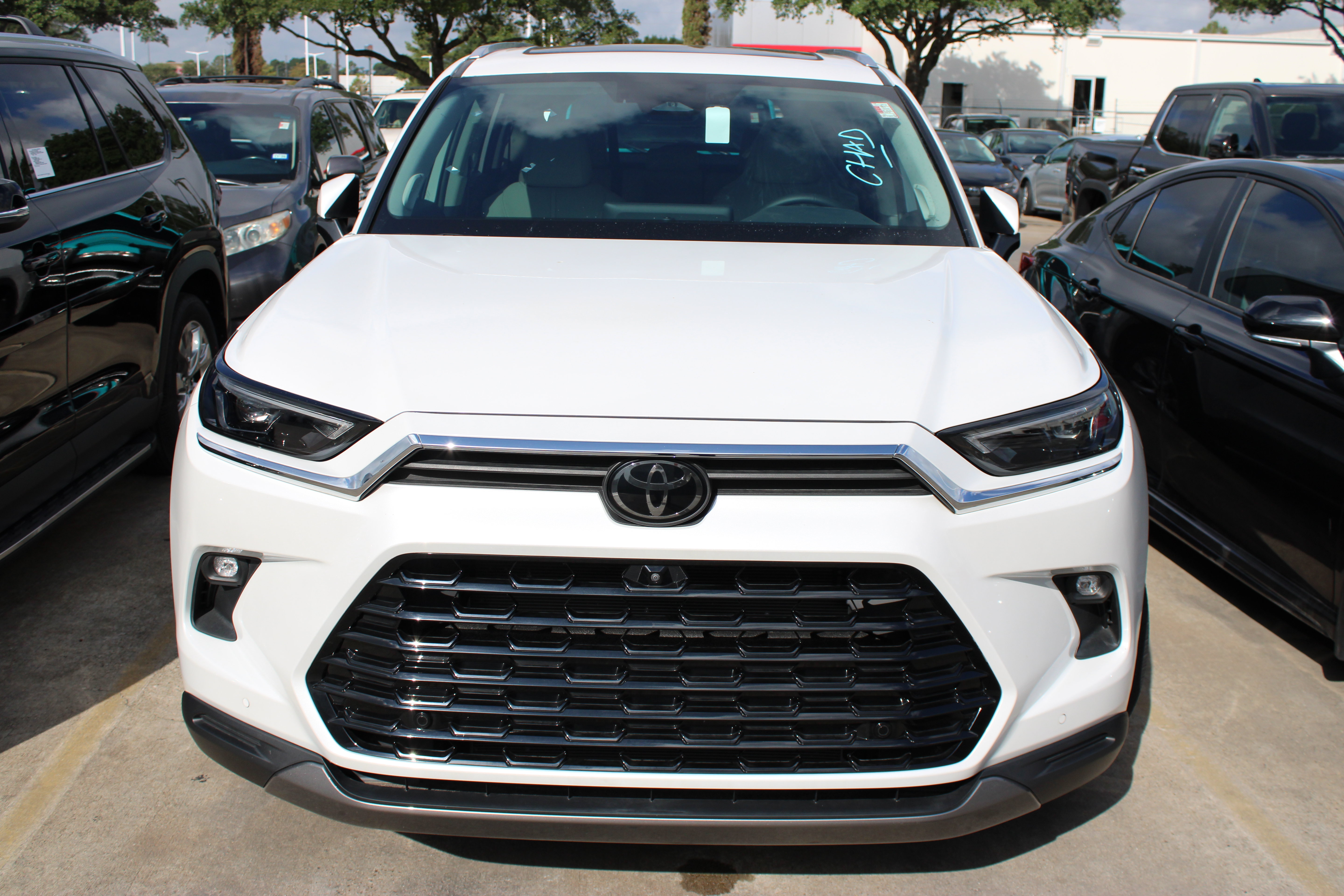 Used 2025 Toyota Grand Highlander FWD image 3