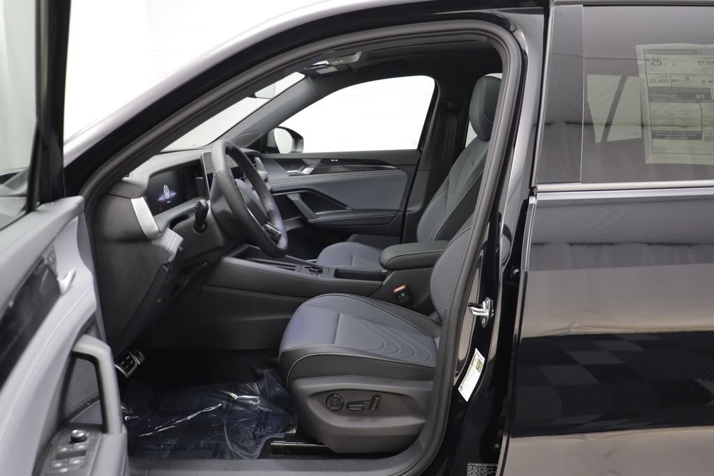 New 2026 Volkswagen Tiguan SE R-Line AWD/4WD image 6