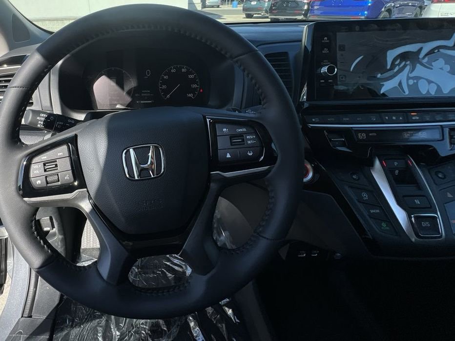 New 2026 Honda Odyssey Touring image 16