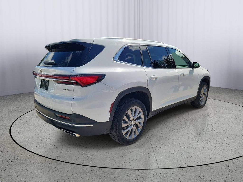 Used 2025 Buick Enclave Preferred AWD/4WD image 4