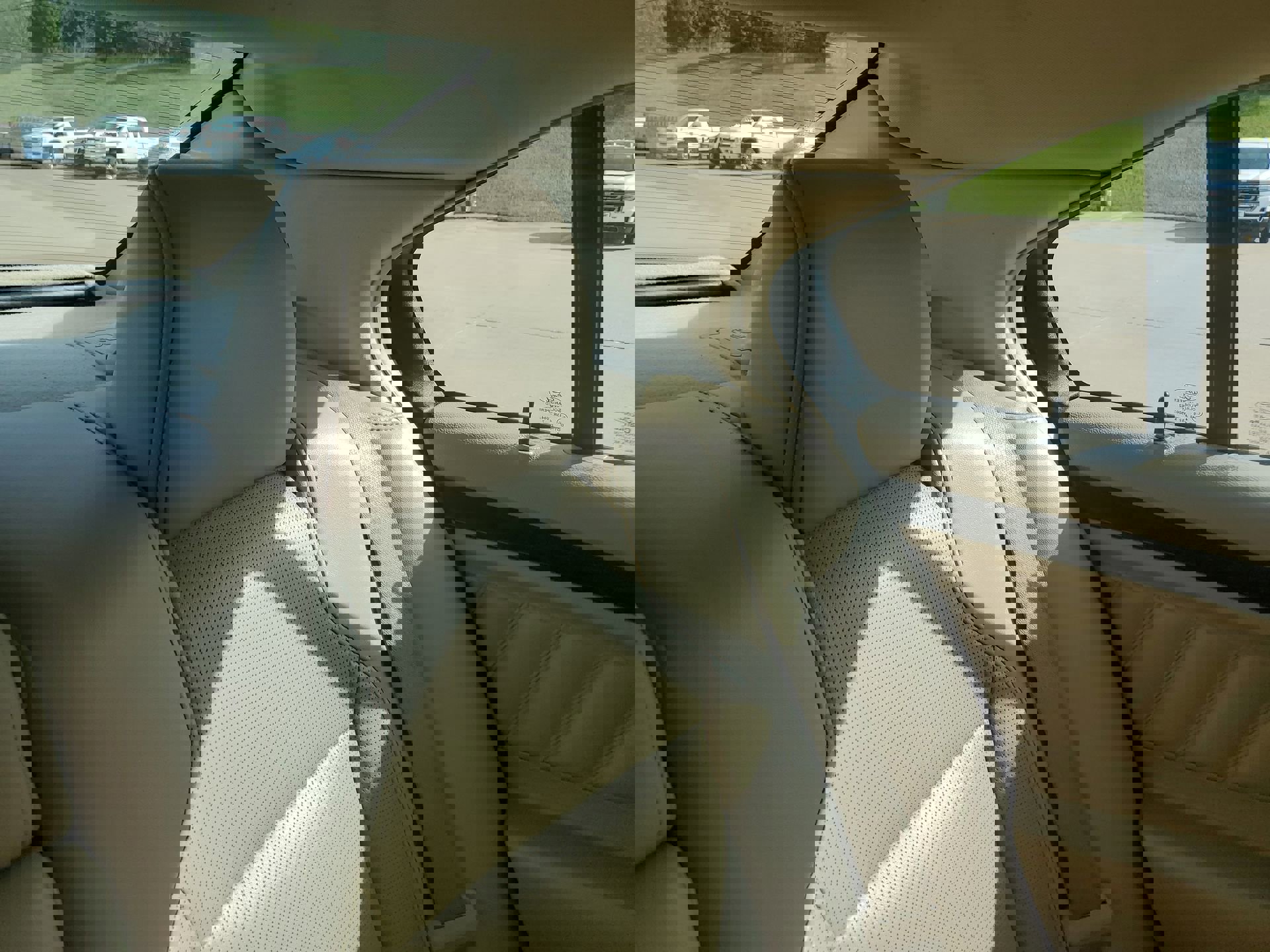 Used 2018 Ford Taurus Limited w/ Driver Assist Package image 15