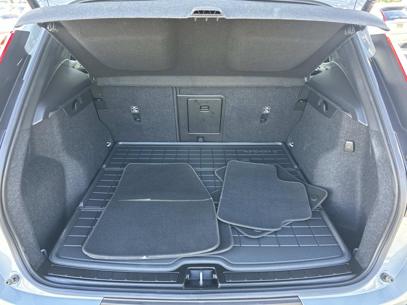 Certified 2026 Volvo XC40 B5 Plus w/ Protection Package Premier image 23