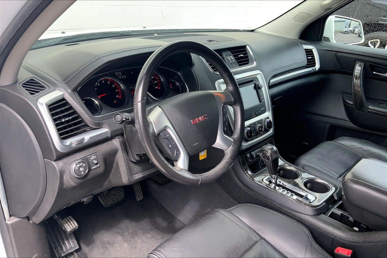 Used 2016 GMC Acadia SLT w/ Open Road Package FWD image 2