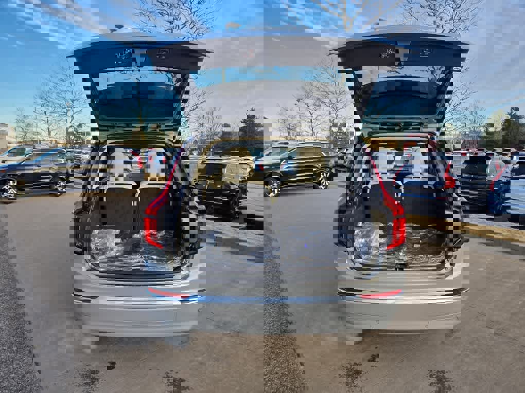 New 2026 Volvo XC90 T8 Ultra w/ Protection Package Premier image 6