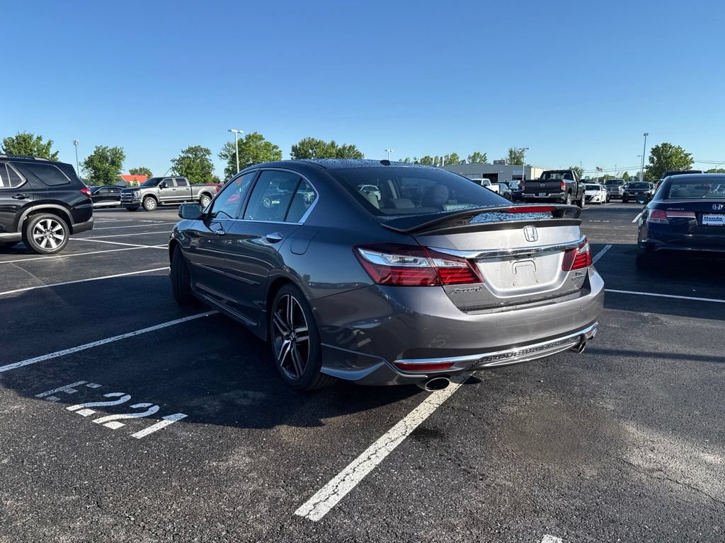 Used 2016 Honda Accord Touring image 9