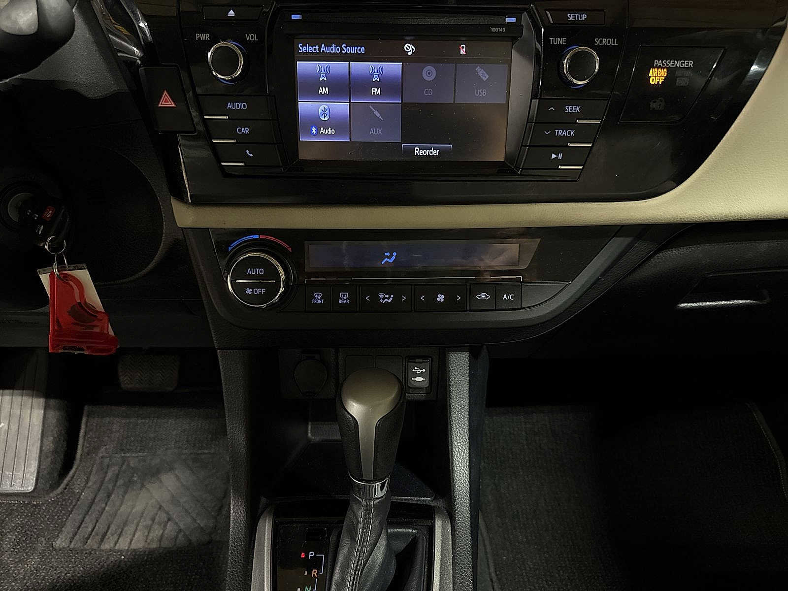 Used 2014 Toyota Corolla LE FWD image 20