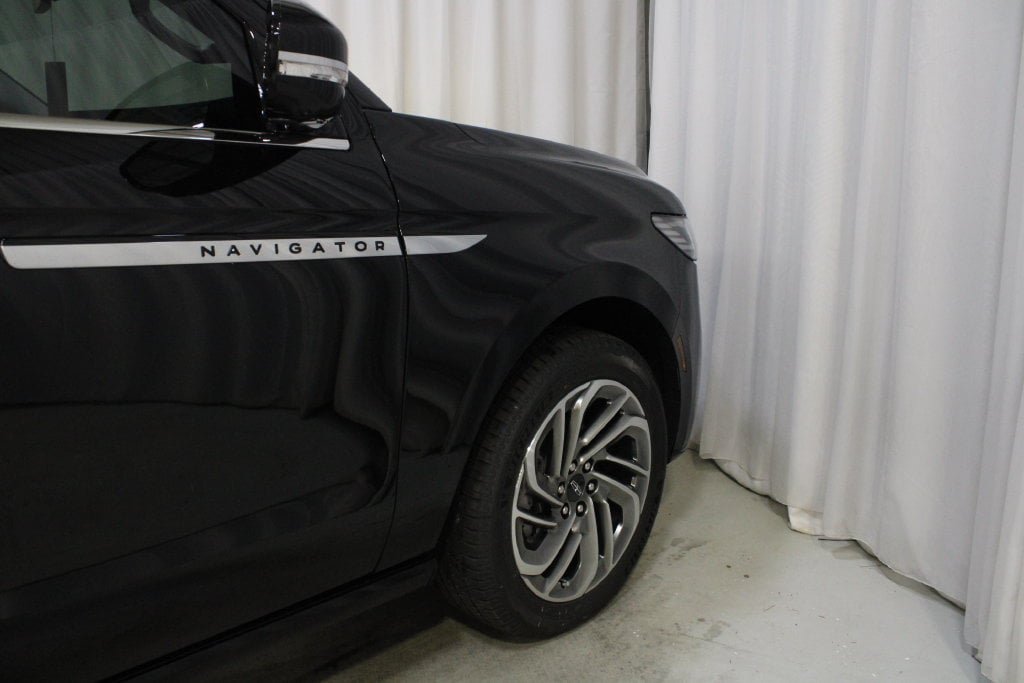 New 2027 Lincoln Navigator Reserve AWD/4WD image 29