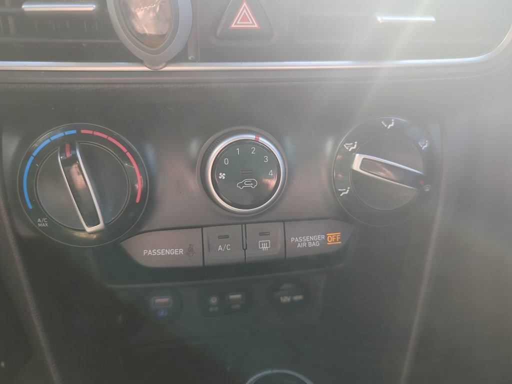 Used 2019 Hyundai Kona SEL image 25