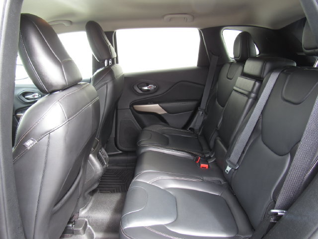 Used 2018 Jeep Cherokee Limited FWD image 15