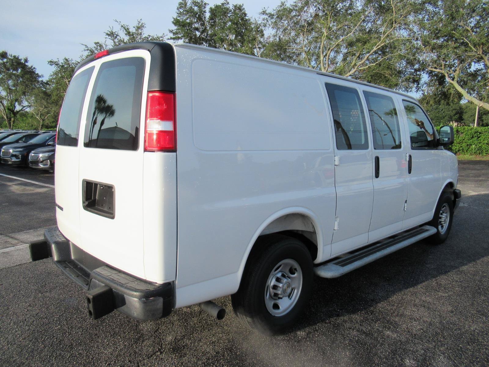 Used 2025 Chevrolet Express 2500 w/ Driver Convenience Package RWD image 5