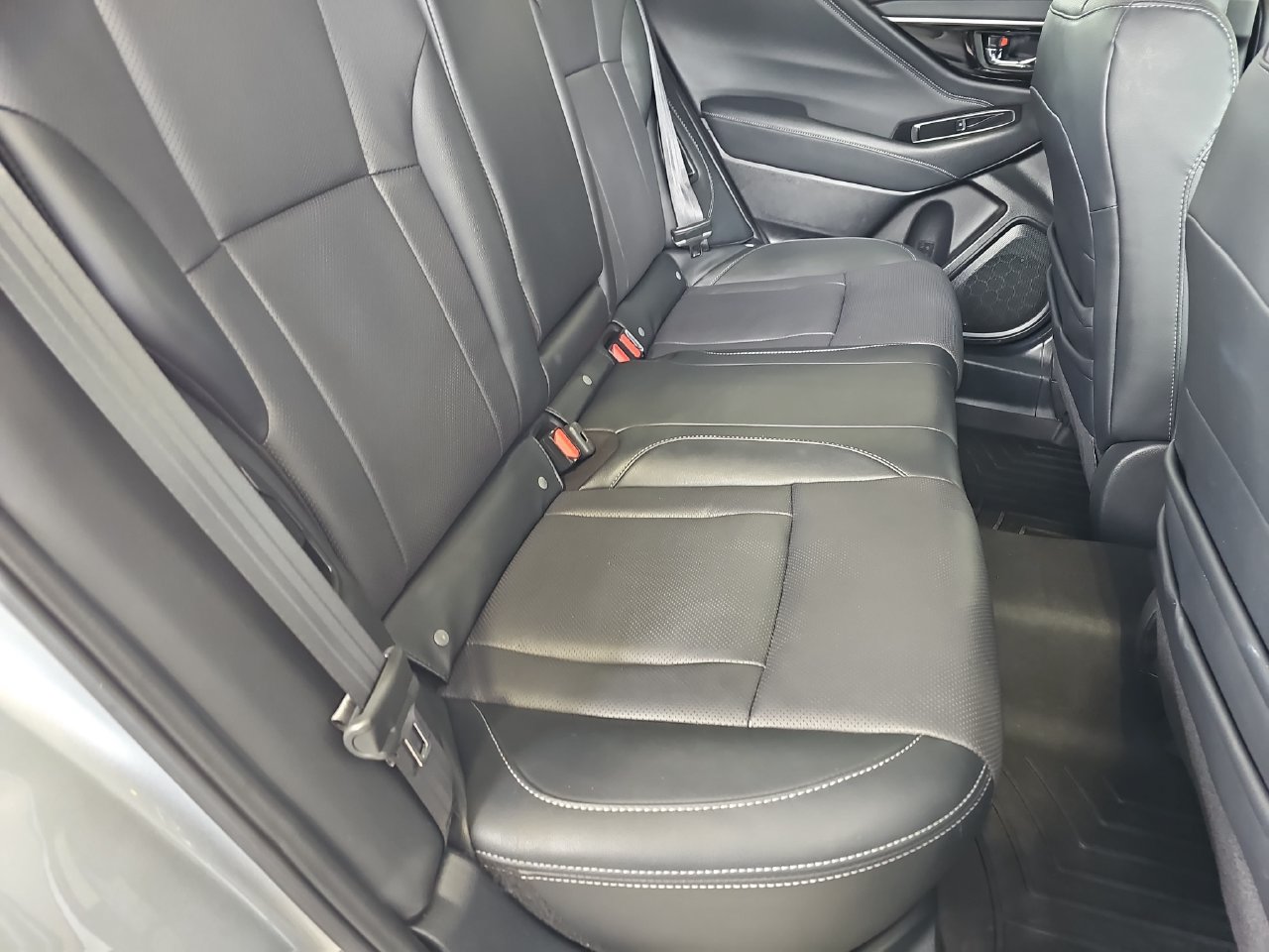 Certified 2025 Subaru Outback Limited AWD/4WD image 15