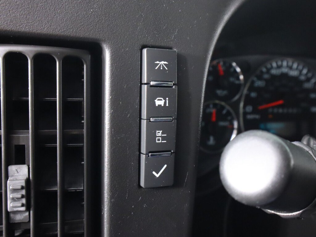 Used 2010 Chevrolet Express 1500 LS RWD image 12