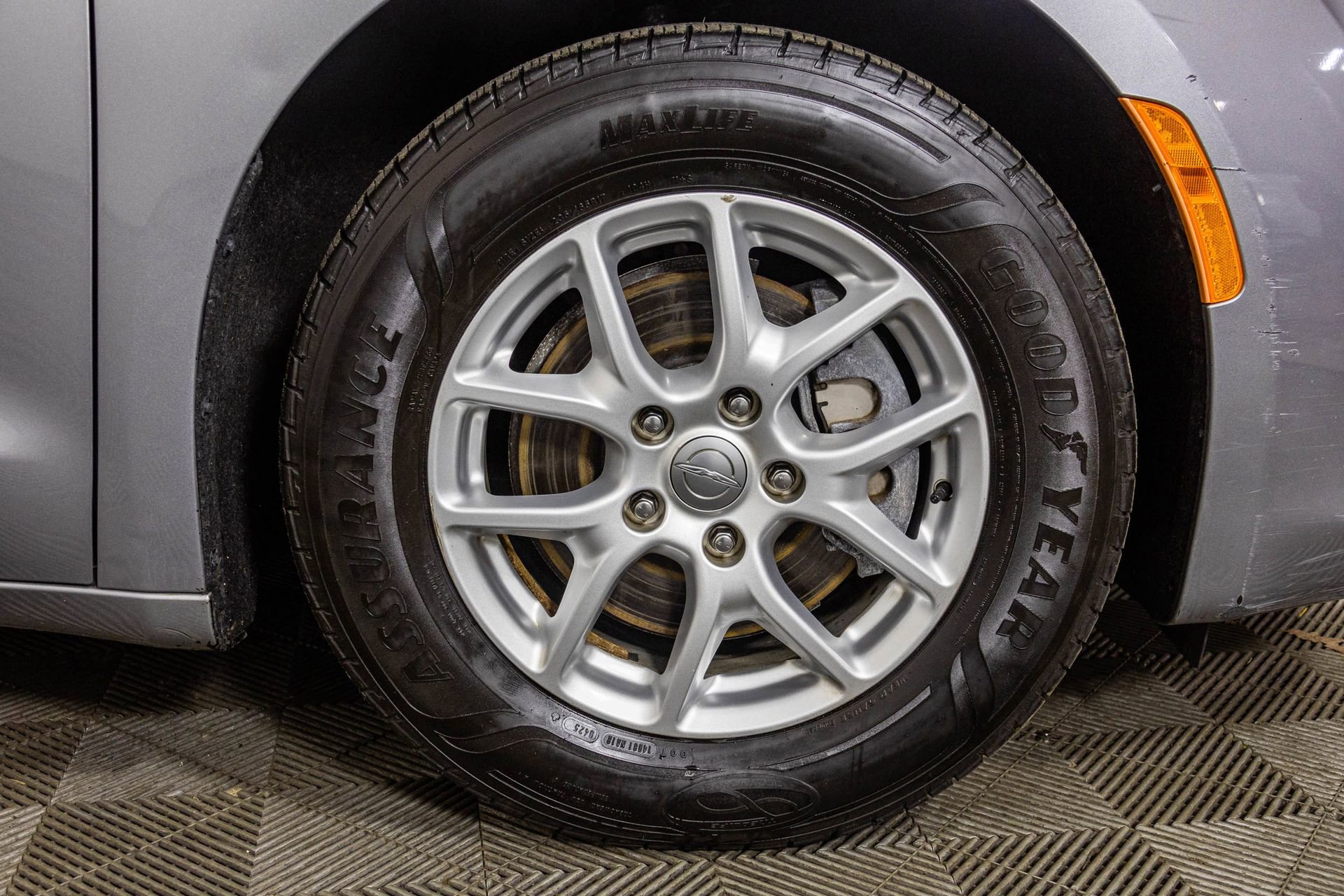 Used 2020 Chrysler Voyager LX FWD image 47