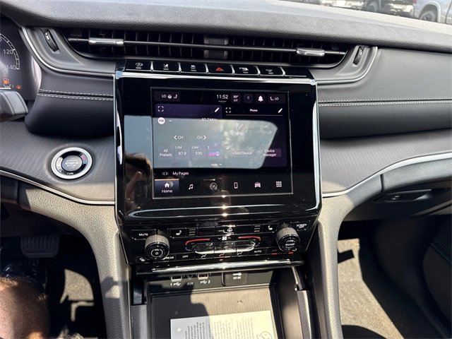 New 2025 Jeep Grand Cherokee L Altitude image 21