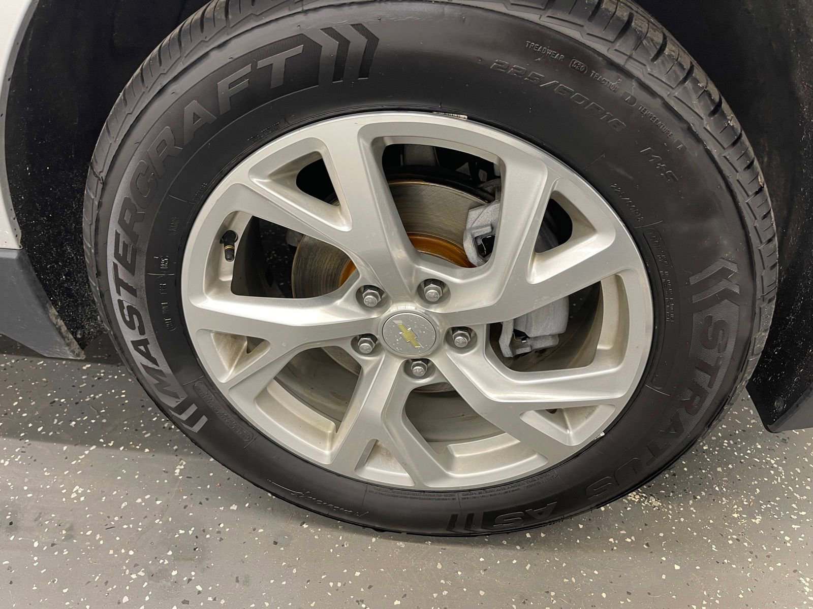 Used 2020 Chevrolet Equinox LT image 18