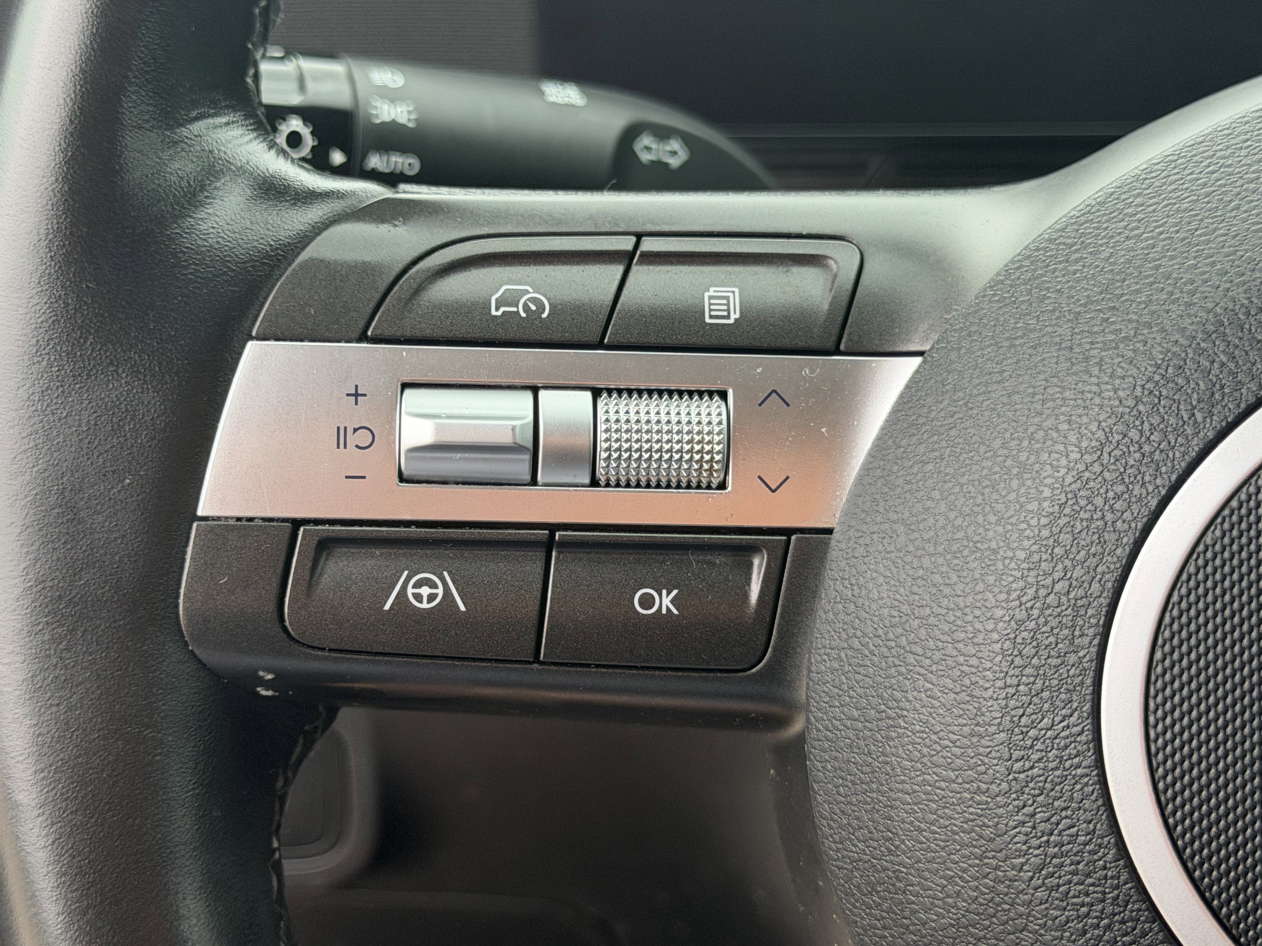 Used 2025 Hyundai Kona SEL FWD image 15