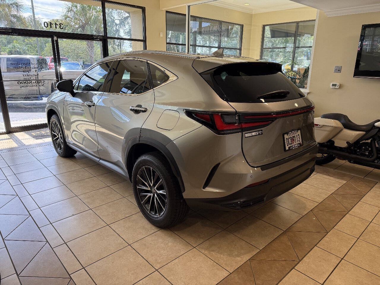 Used 2024 Lexus NX 250 FWD image 3