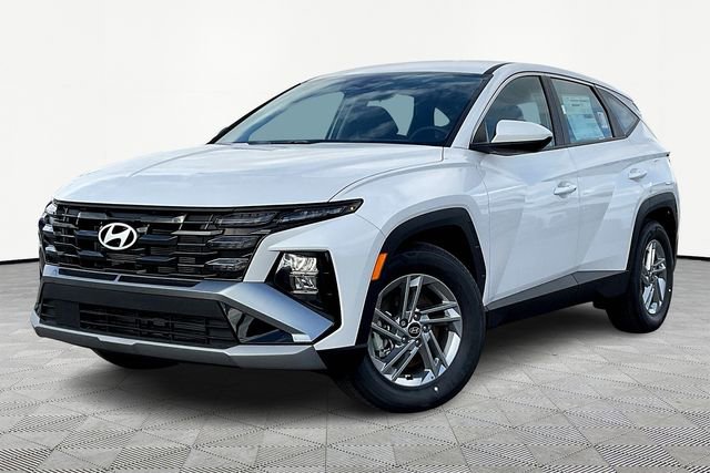 Used 2025 Hyundai Tucson SE image 2