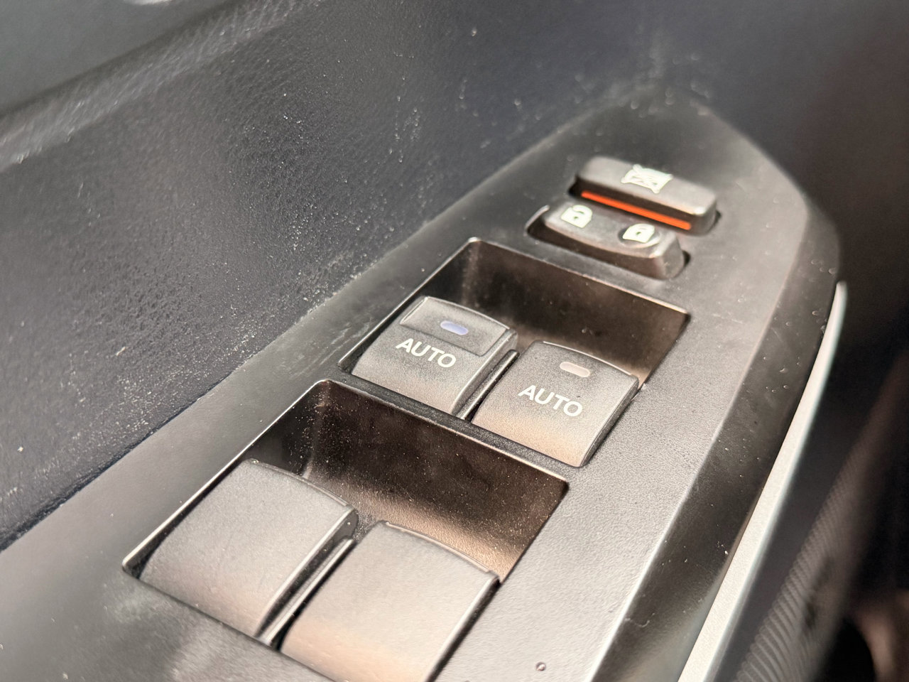 Used 2014 Toyota Tundra Platinum image 32