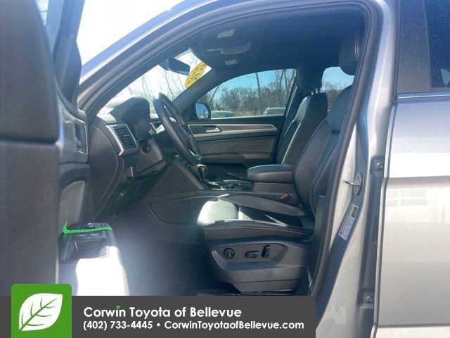 Used 2022 Volkswagen Atlas Cross Sport SE image 13