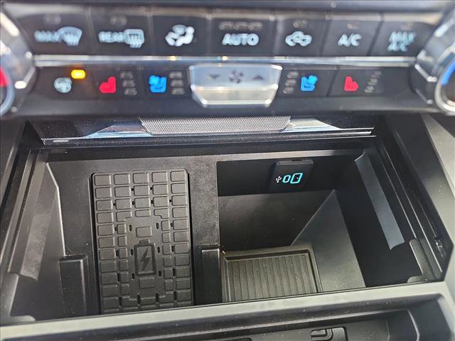 Certified 2024 Ford F250 Lariat w/ Black Appearance Package image 21