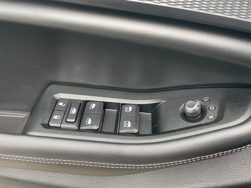 Used 2025 Jeep Grand Cherokee L Altitude w/ Trailer Tow Package image 32