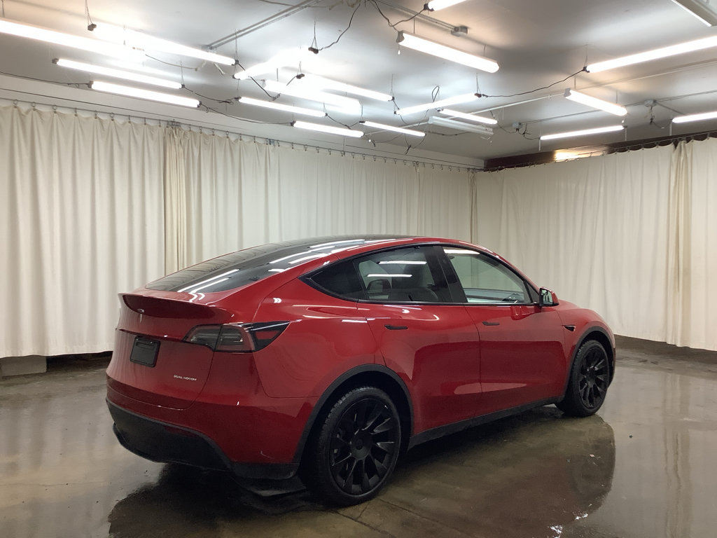 Used 2023 Tesla Model Y Long Range AWD/4WD image 5