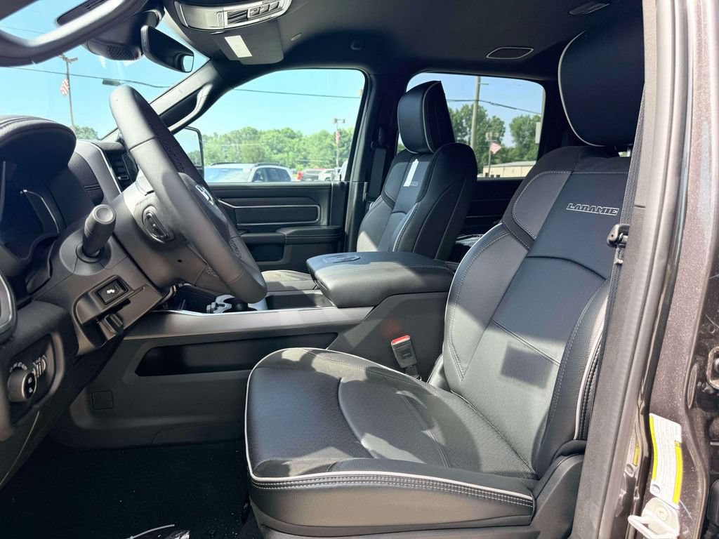 New 2026 RAM 2500 Laramie AWD/4WD image 15