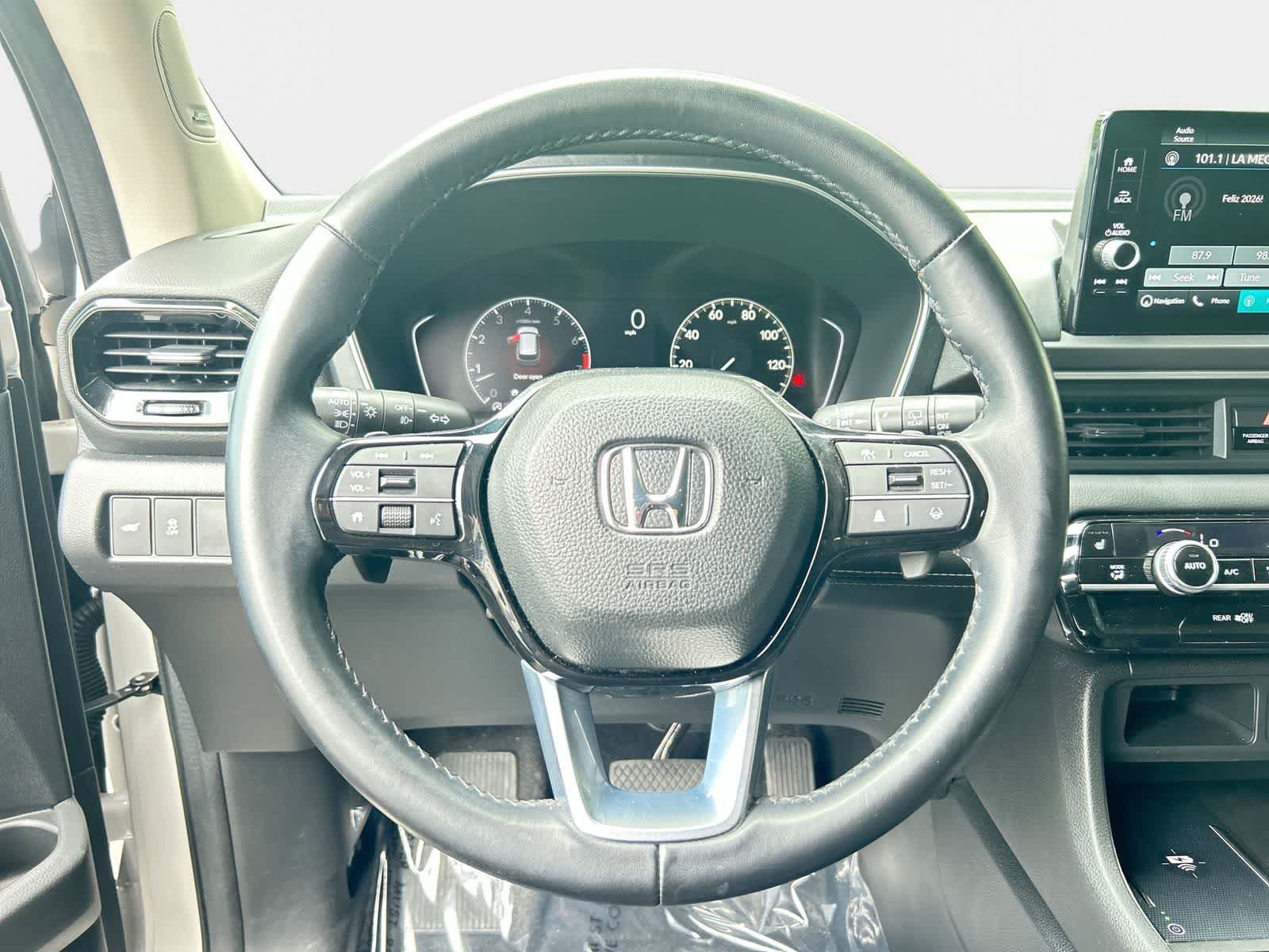 Used 2023 Honda Pilot Touring image 16